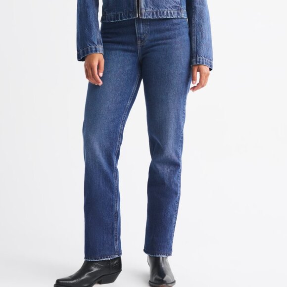 Abercrombie & Fitch Curve Love Ultra High Rise 90s Straight Jean Size 28/6 Short - Picture 1 of 5